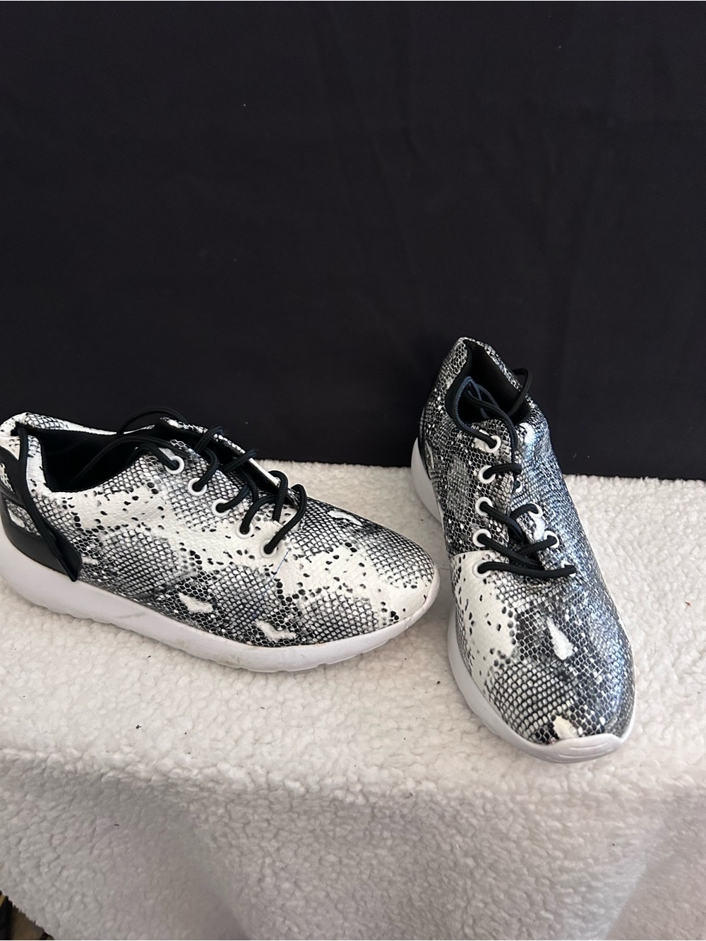 Black & White Snake-Print Athletic Sneakers